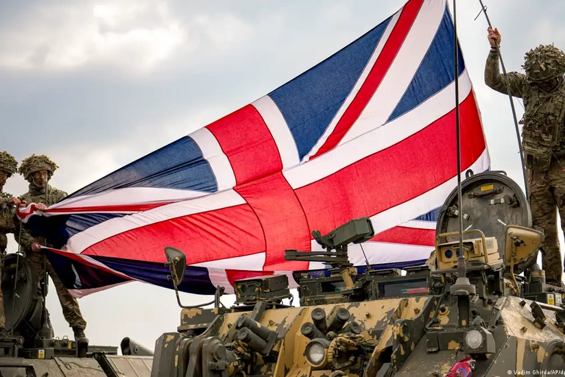 Tramp NATO ilə bağlı açıqlamalarından sonra Britaniya hərbçilərini tərifləyib