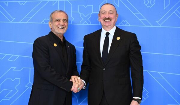 Prezidentlər Araz çayı üzərindəki körpüdən danışdılar