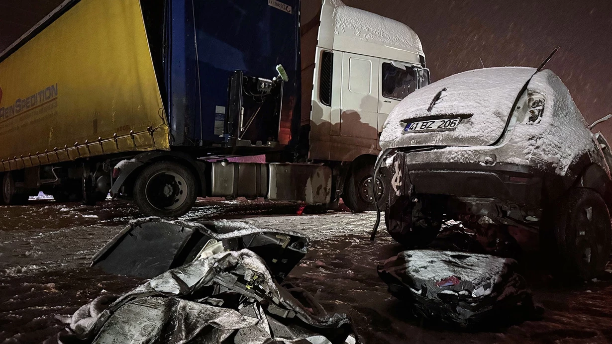 Erzurumda ağır yol qəzası: 4 nəfər həlak oldu