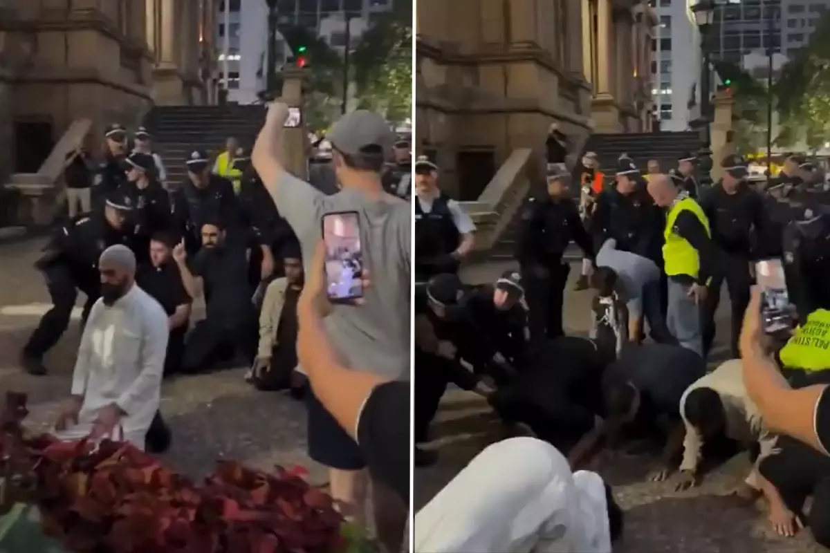 Avstraliyada qalmaqal: Polis namaz zamanı etirazçılara müdaxilə etdi