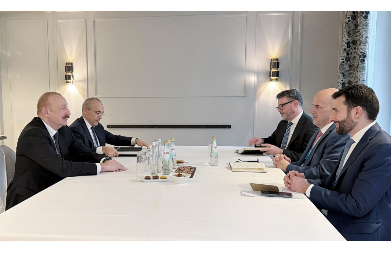 İlham Əliyev Münxendə "Oracle" korporasiyasının baş icraçı direktoru ilə görüşüb