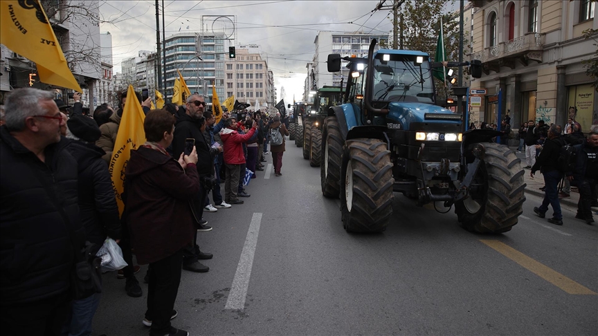 Afinada fermerlərin etiraz aksiyası: Traktorlarla parlament önünə yürüş