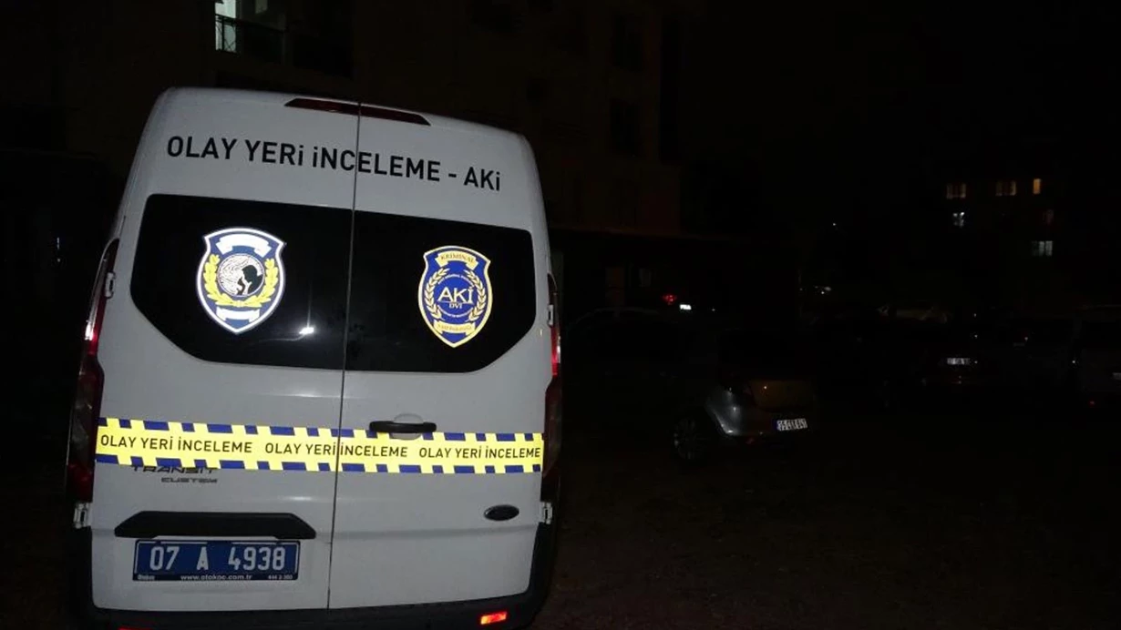 Konyaaltında dəhşət: 26 yaşlı gənc evində bıçaqlanaraq öldürüldü